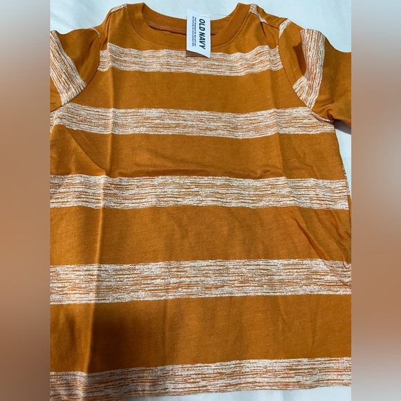 Set of 2 Old Navy Short Sleeve Tees NWT - Picture 3 of 5